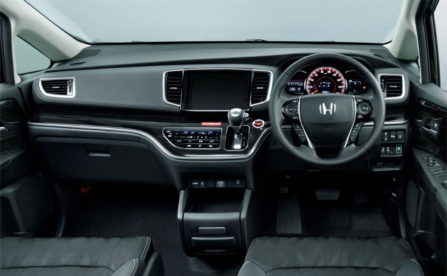 Торпедо Honda Odyssey Absolute Hybrid 2017 года  (JP) (фото 5 из 12)